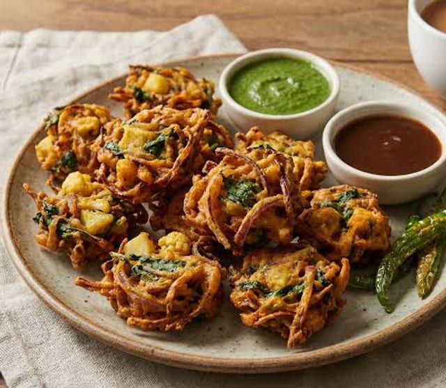 Mix Veg Pakoda.
