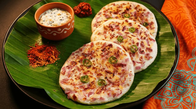 Onion Chilli Uthappam.